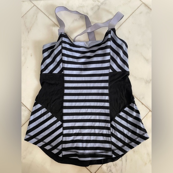 Lululemon size 8 periwinkle blue & black stripe wide strap built in bra tank top - Picture 1 of 6